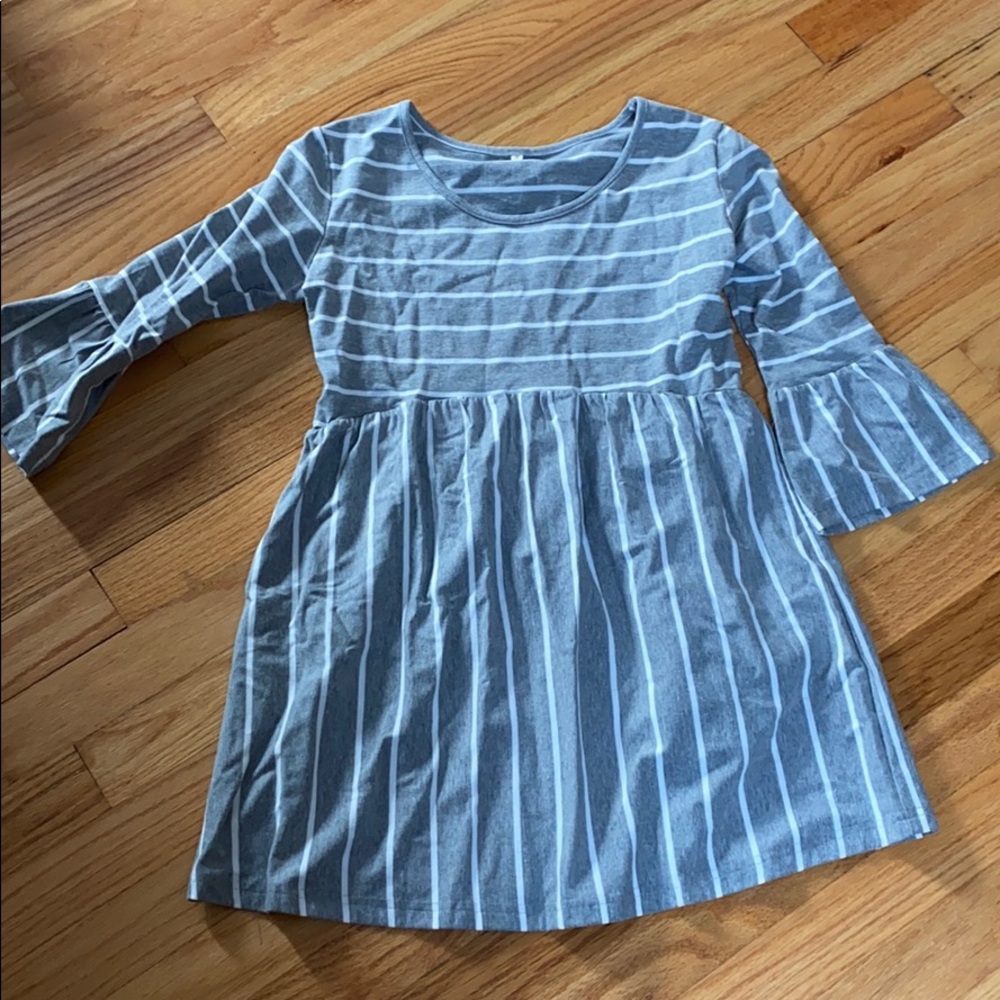 Maternity shirt 3/4 length sleeves size small